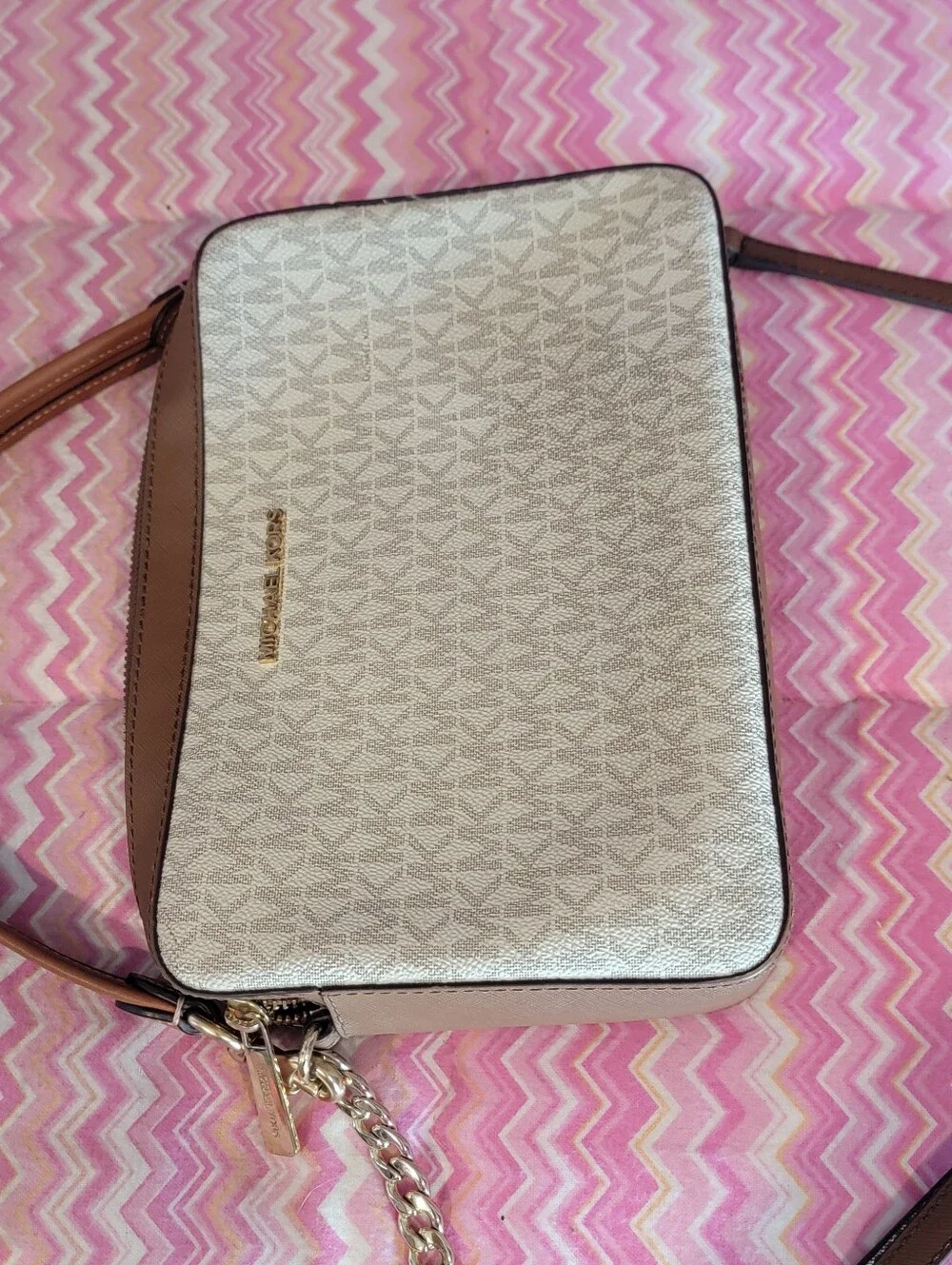 Michael Kors Jet Set Signature Logo Crossbody Bag Vanilla Acorn Brown